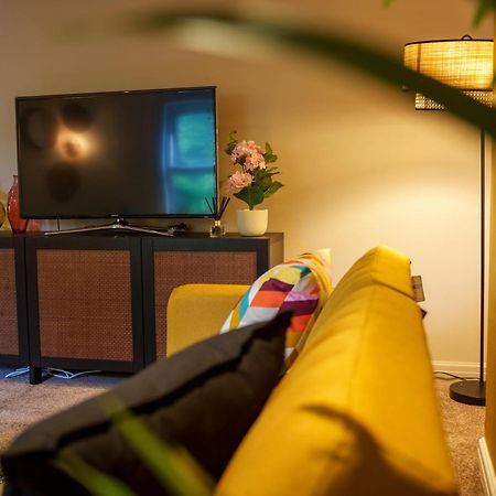 Stay With Airhgt @ Luxe Apartment In Central Харогейт Екстериор снимка