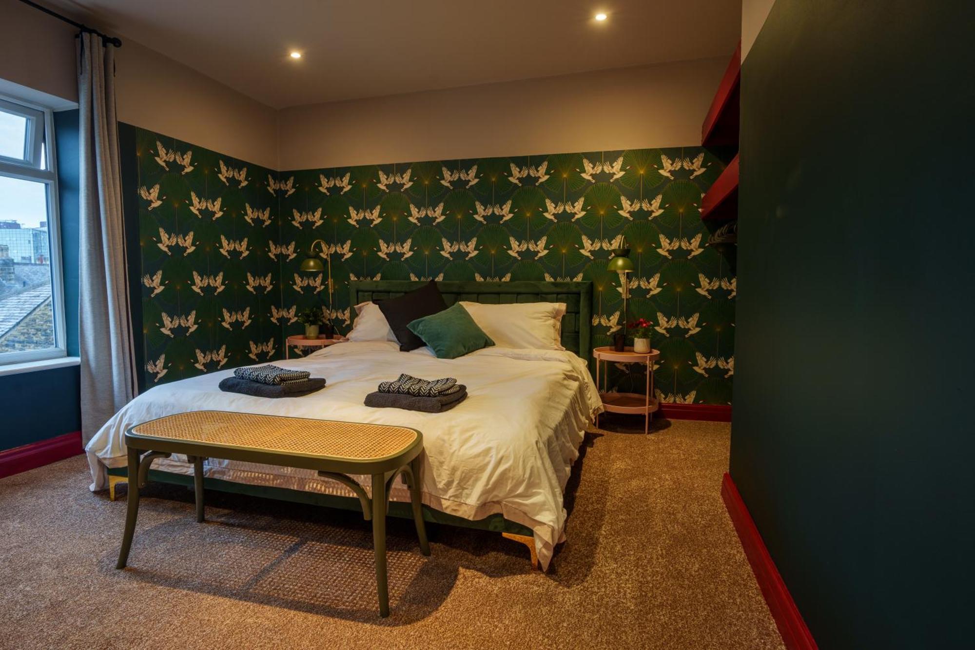 Stay With Airhgt @ Luxe Apartment In Central Харогейт Екстериор снимка
