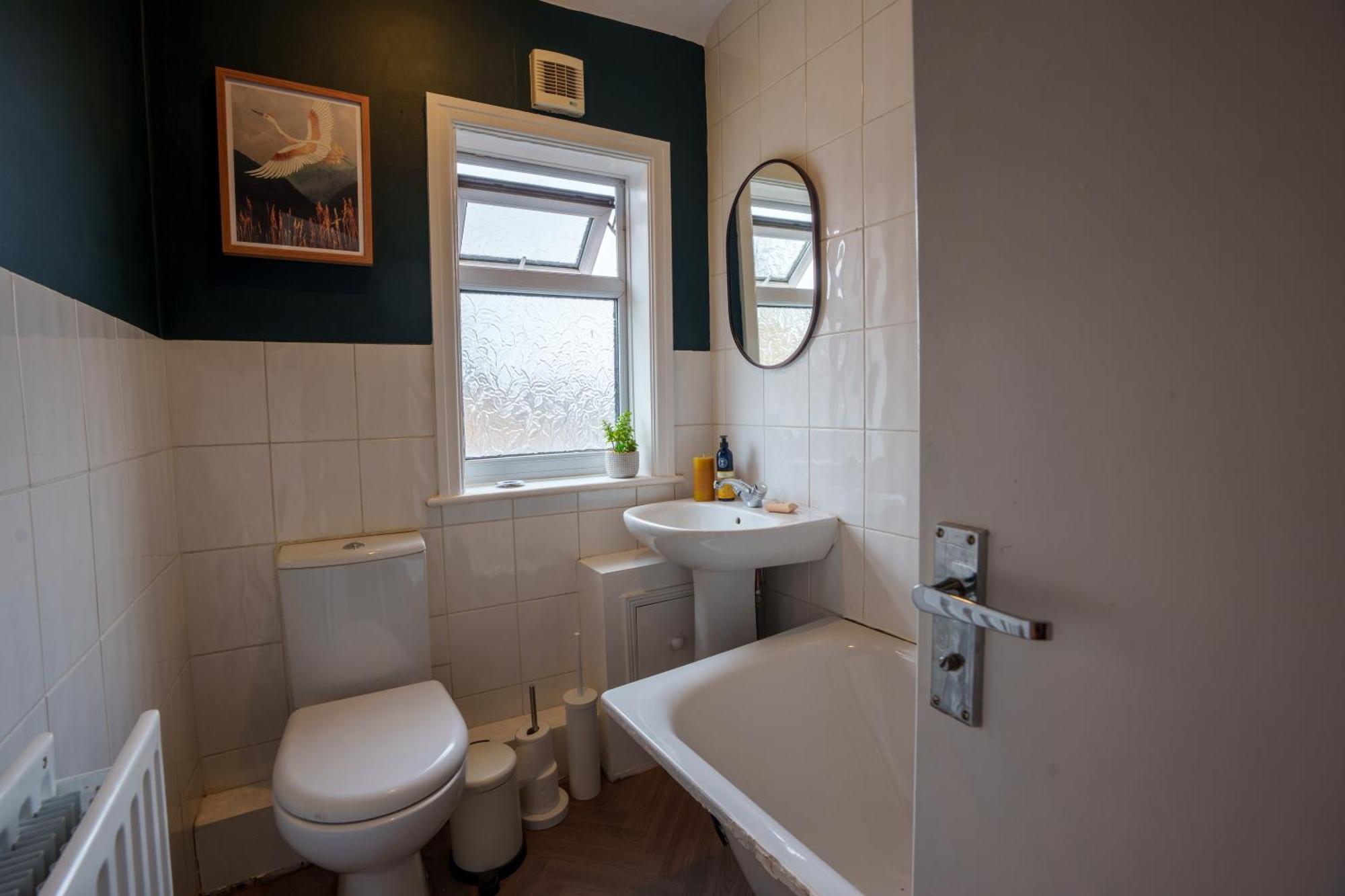 Stay With Airhgt @ Luxe Apartment In Central Харогейт Екстериор снимка