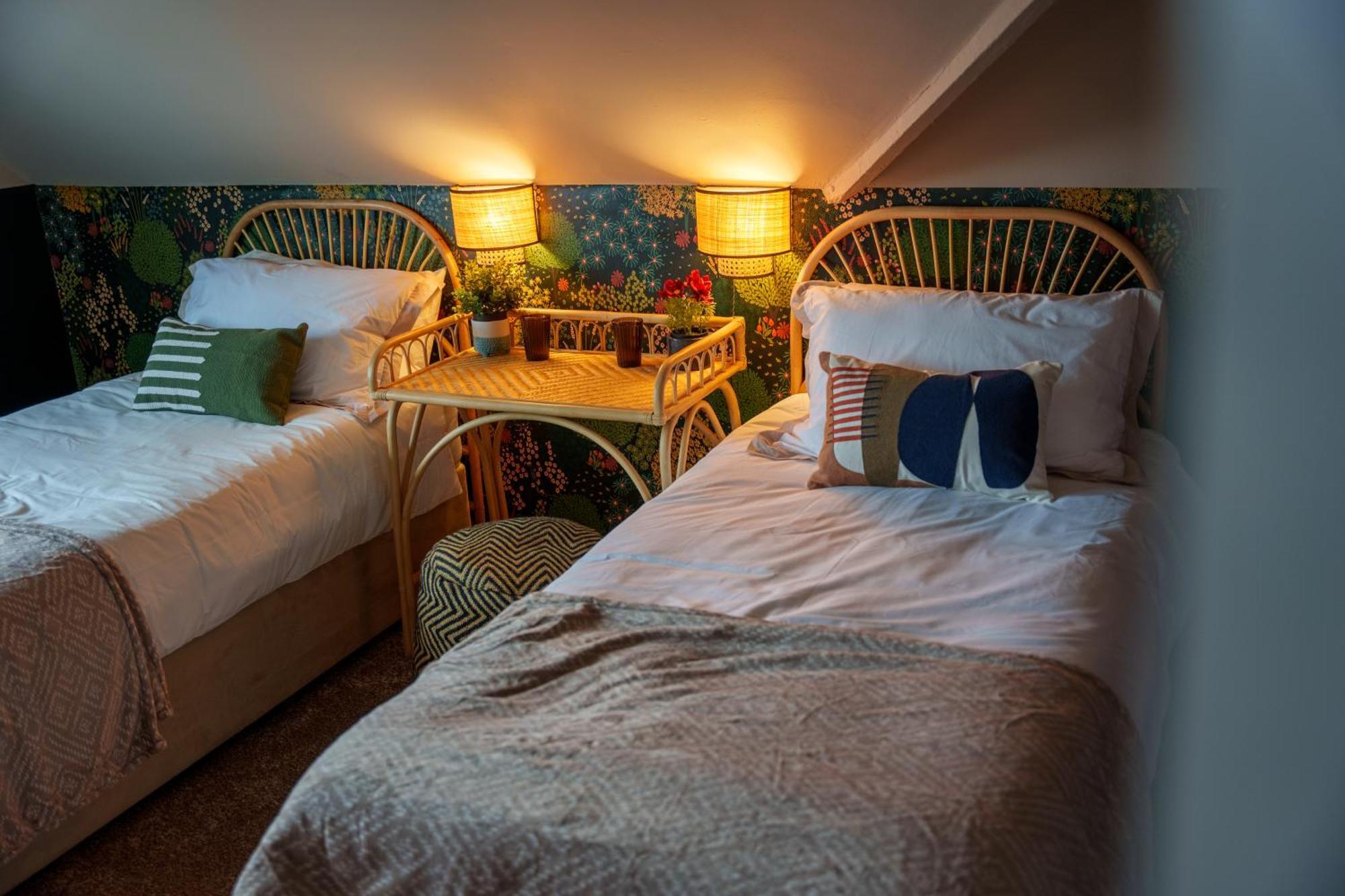 Stay With Airhgt @ Luxe Apartment In Central Харогейт Екстериор снимка