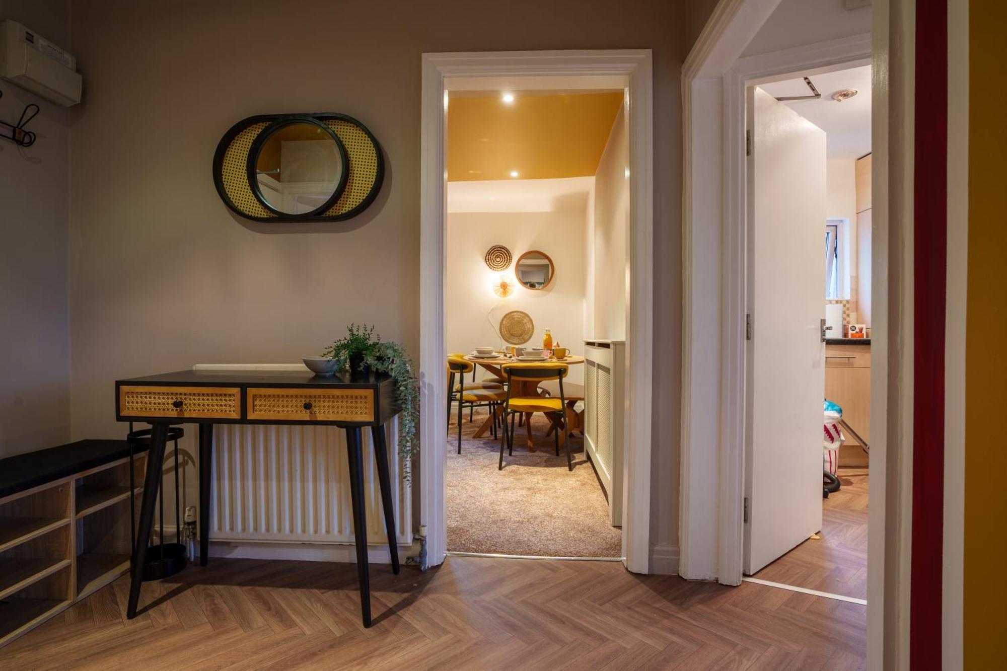 Stay With Airhgt @ Luxe Apartment In Central Харогейт Екстериор снимка