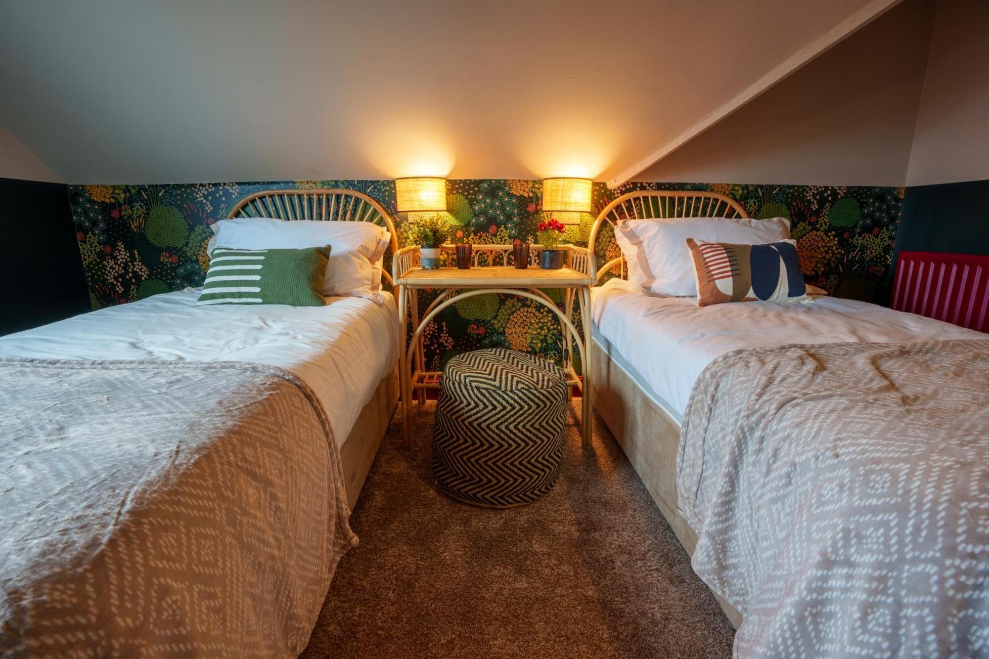 Stay With Airhgt @ Luxe Apartment In Central Харогейт Екстериор снимка