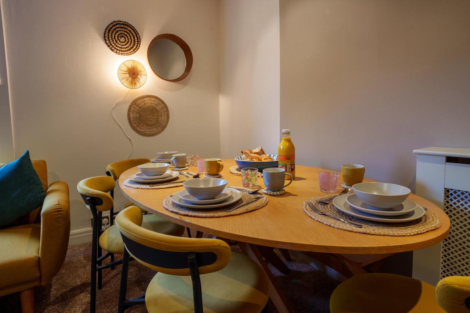 Stay With Airhgt @ Luxe Apartment In Central Харогейт Екстериор снимка