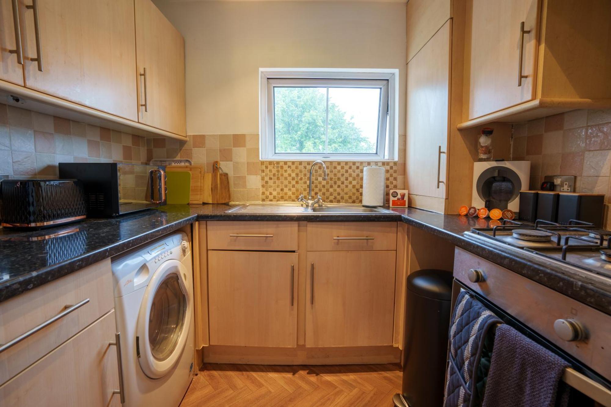 Stay With Airhgt @ Luxe Apartment In Central Харогейт Екстериор снимка